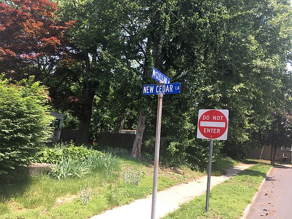 Exterior Neighborhood (street photo)