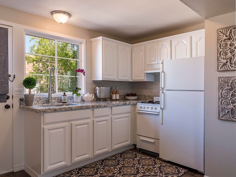 1st image of 221 S Paseo Tierra