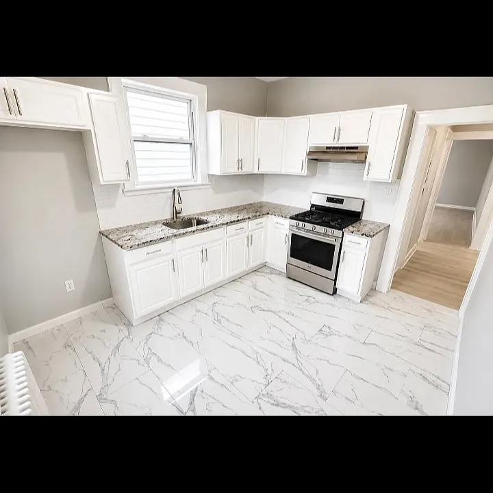 47 Eckert Ave #2L
