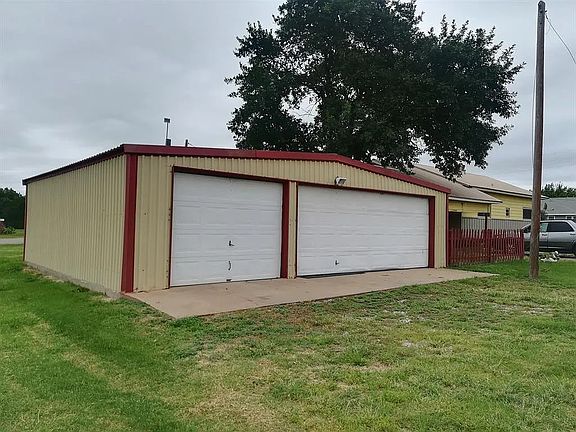 5th image of 1101 N Main St