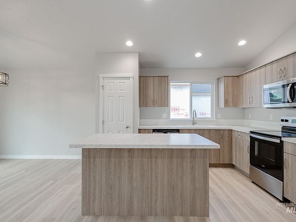 6th image of this home