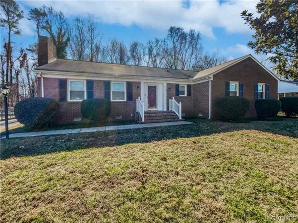1215 Elmwood Dr, Colonial Heights, VA 23834