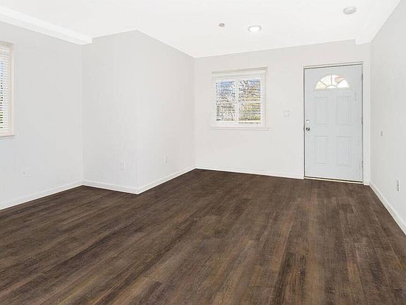 2nd image of 1233 Beach Ave #1