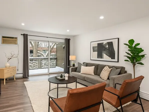 2800 Hamline Ave N APT 332, Roseville, MN 55113