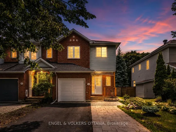 18 Cambray Ln, Ottawa, ON K2K 3C3