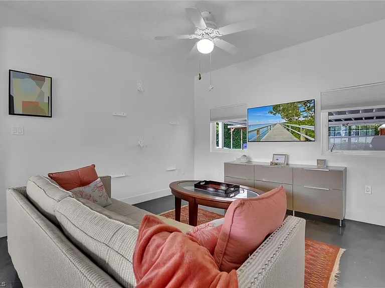 2143 Marina Dr — Photo 46