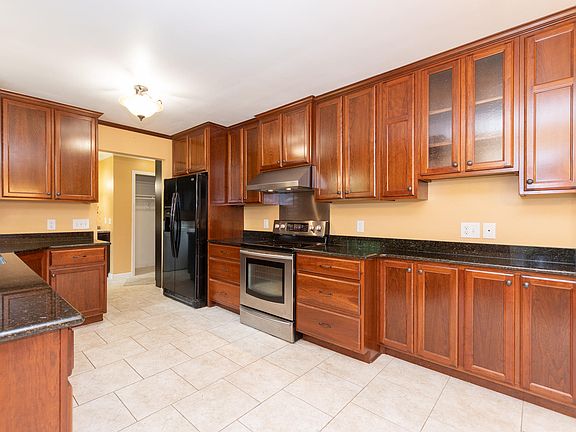 4th image of 4150 Channelview Dr