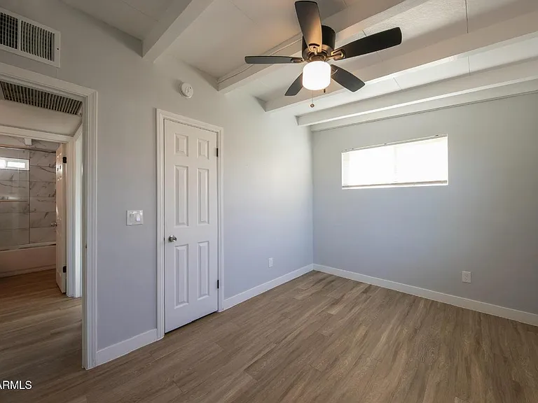 2205 W Cambridge Ave — Photo 7