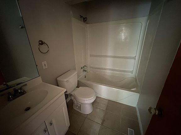 4th image of 395 Schooley Dr