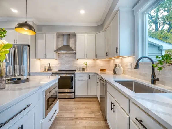234 Riverside Ave #2, Medford, MA 02155
