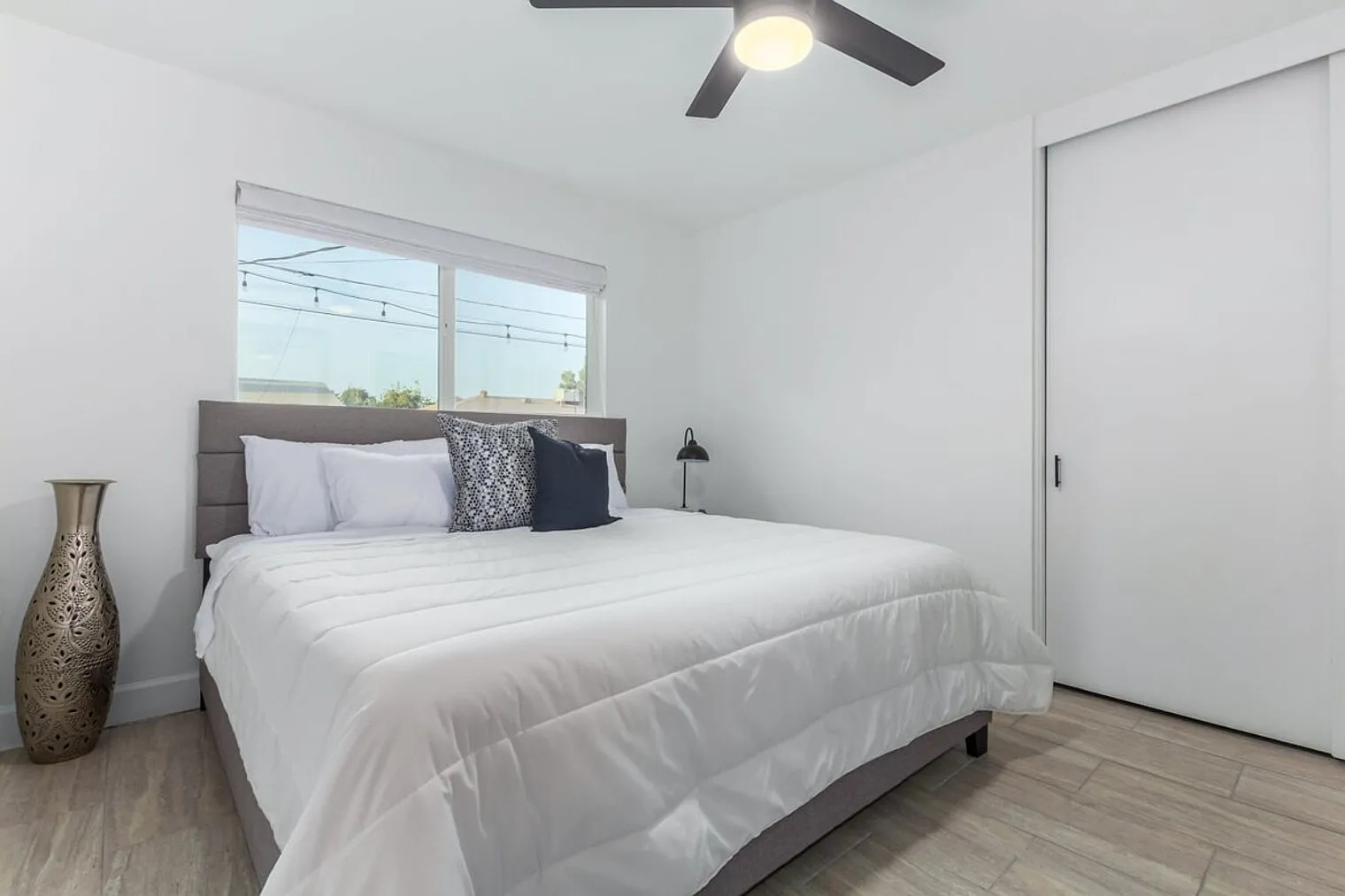 4 bed, 3.0 bath, 2292 sqft, $9,631 — Photo 3