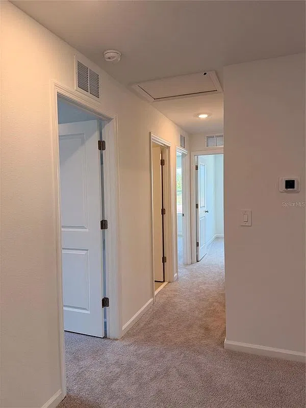 4 bed, 2.5 bath, 1874 sqft, $2,525 — Photo 3