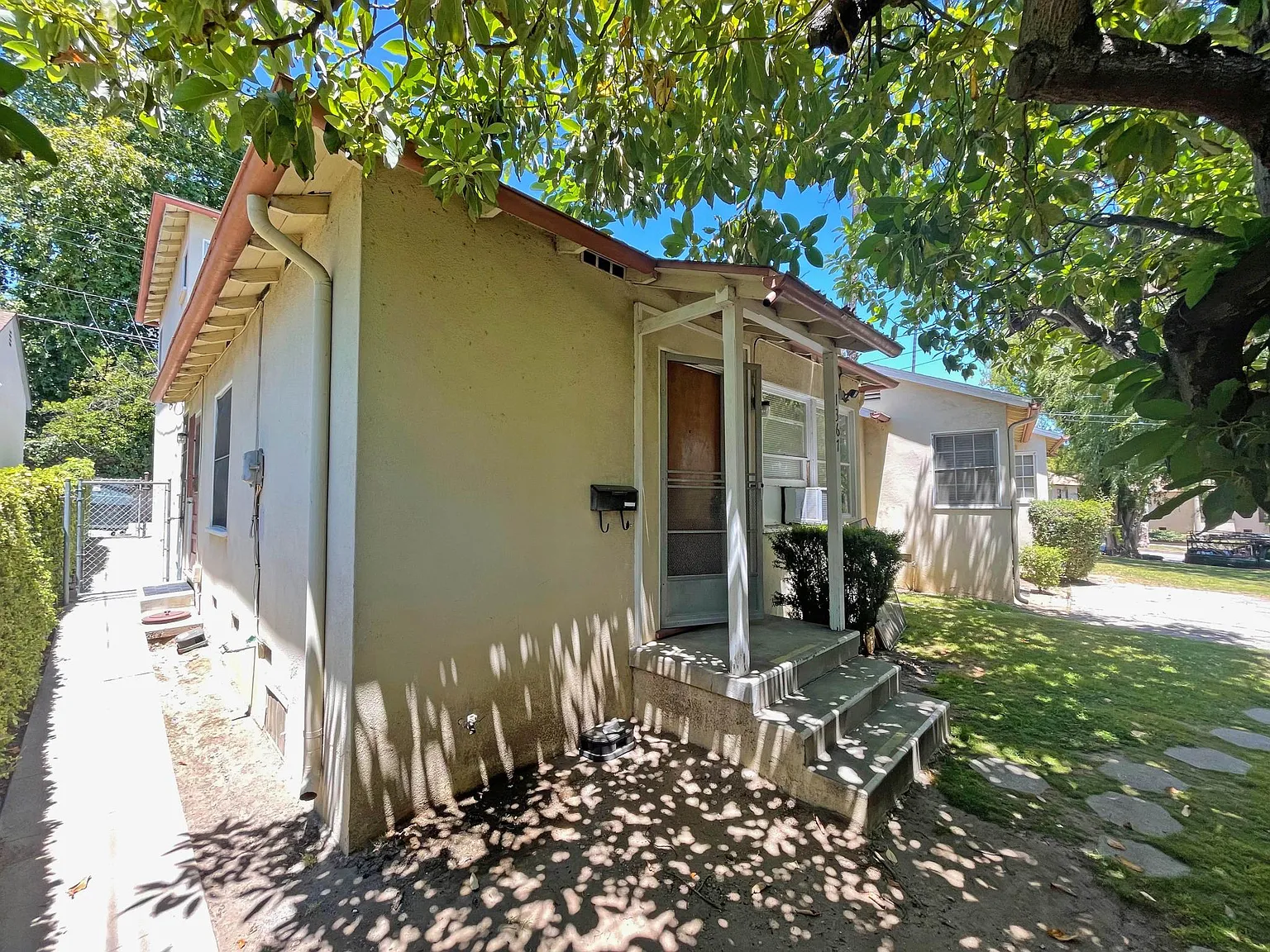 Studio, $1,850 — Photo 1