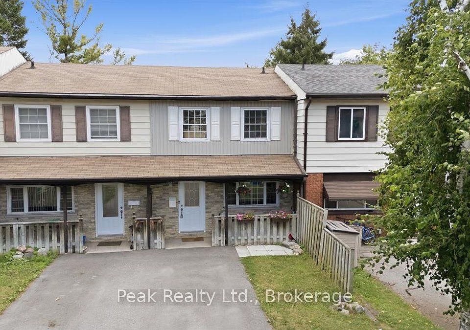 1st image of 1673 Applewood Cres