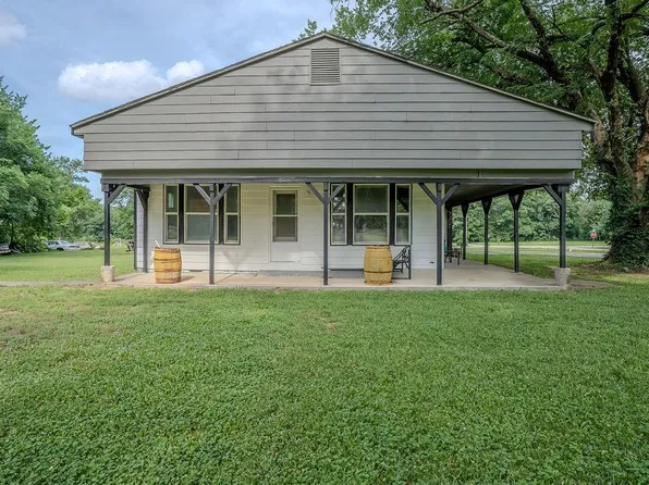 203 E Sycamore St, Weir, KS 66781