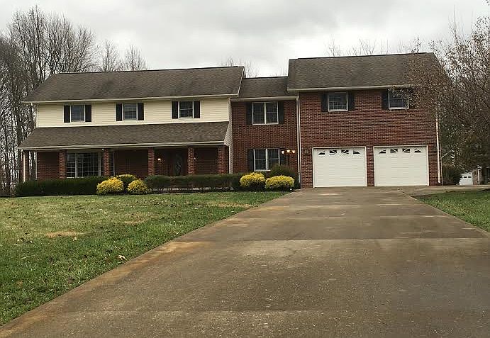 1st image of 1690 Twin Oaks Dr