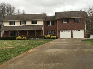 1690 Twin Oaks Dr, North Vernon, IN 47265