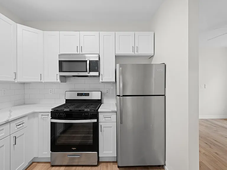 3 Edison Pl #1 — Photo 2