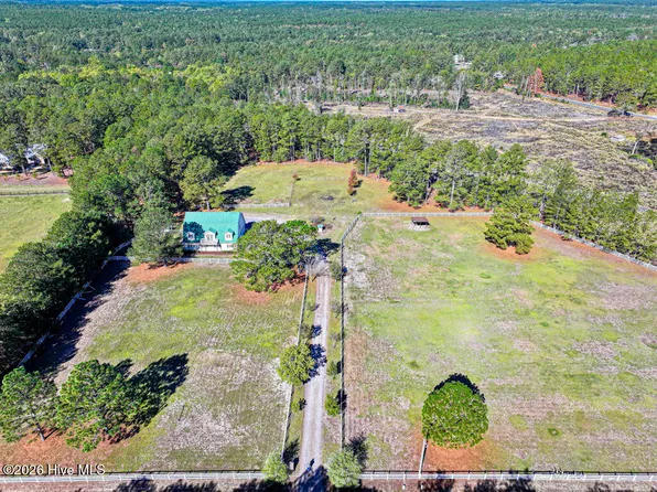 180 Bowman Road, Aberdeen, NC 28315