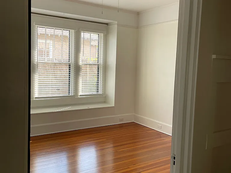 245 Reynoir St — Photo 7