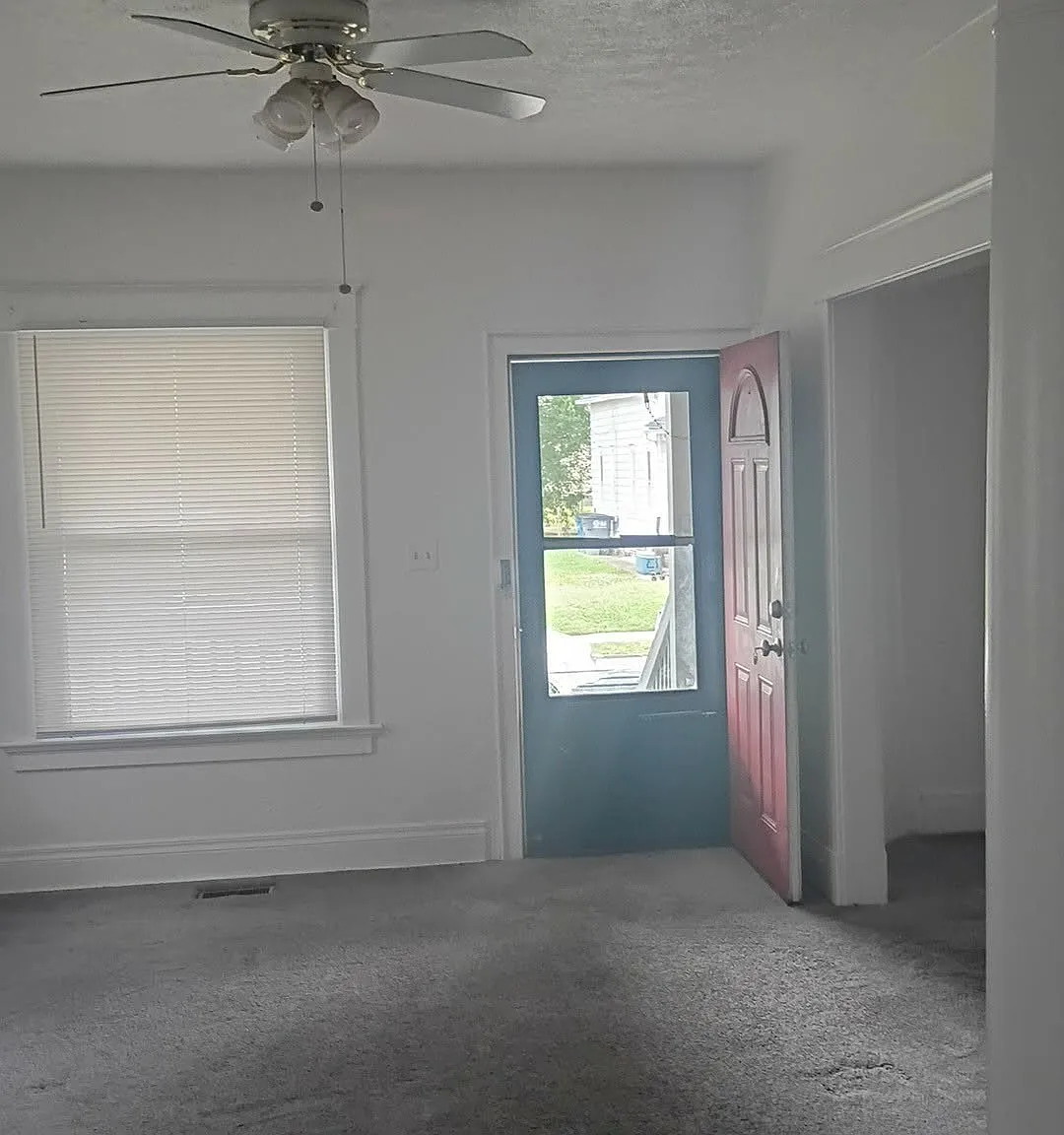 1122 Pinewood Ave - HSE — Photo 2