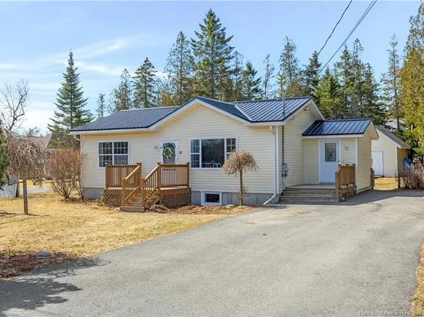 9 Charlotte St, Saint Andrews, NB E5B 3X4