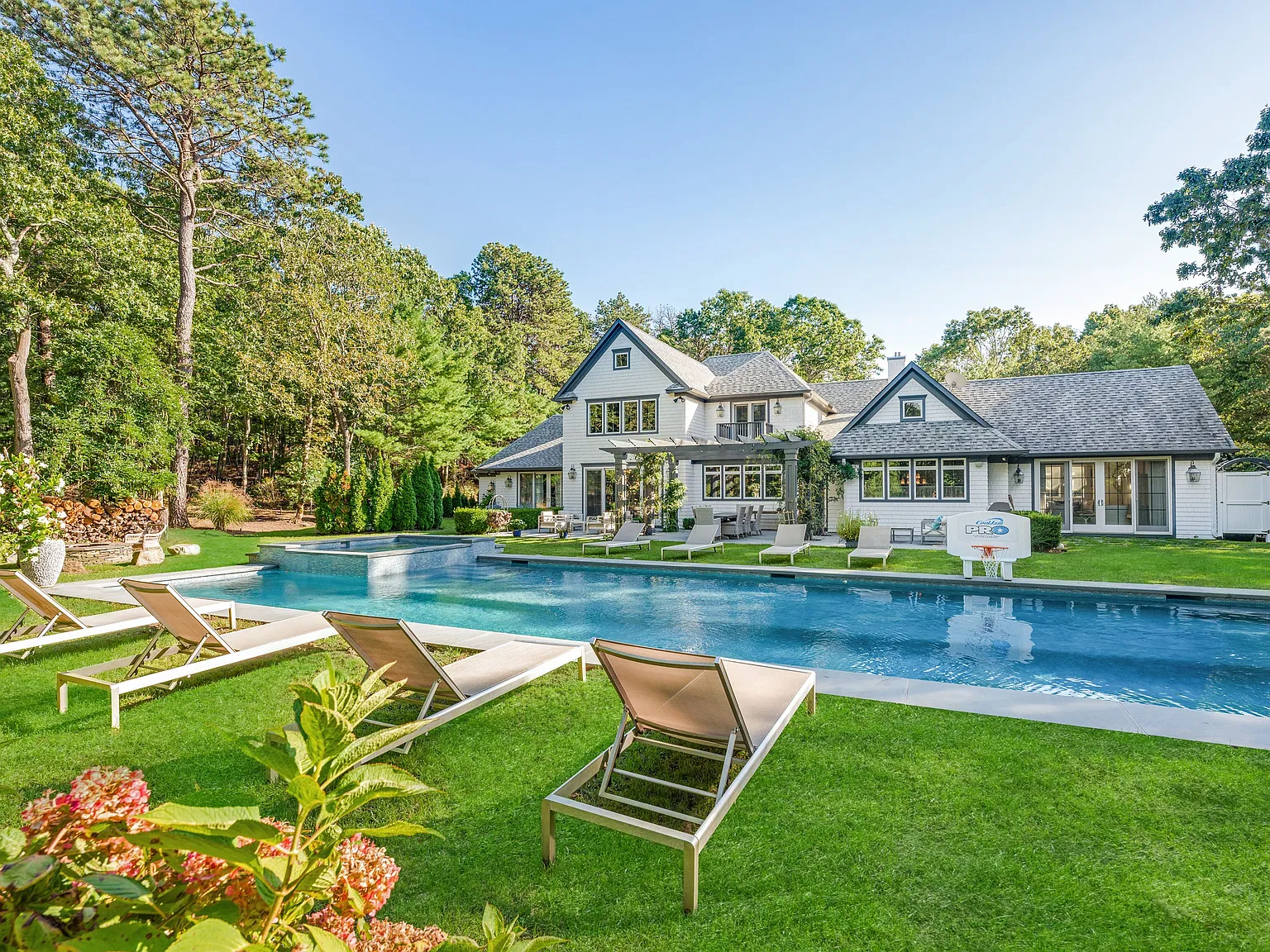 This Fabulous East Hampton Home Has Everything — Photo 1