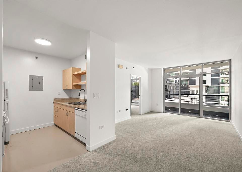 1st image of 425 W Beech St Unit 853