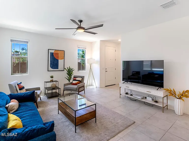 1032 E Descent St — Photo 14