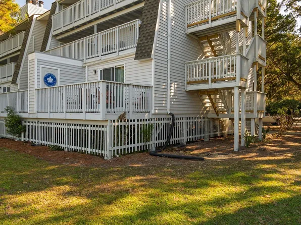 240 Sea Cloud Cir, Edisto Island, SC 29438