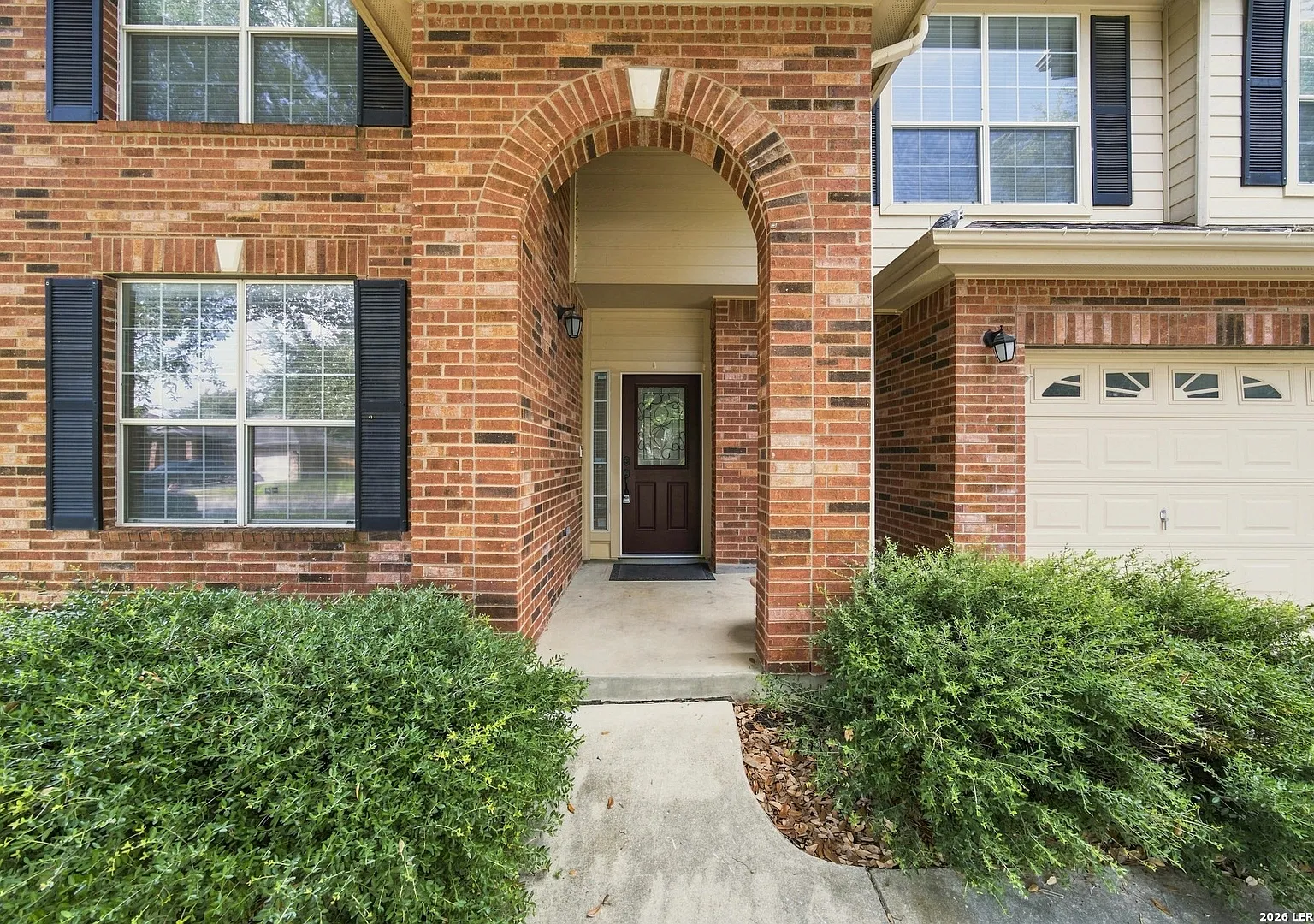 4 bed, 3.5 bath, 2549 sqft, $2,200 — Photo 3