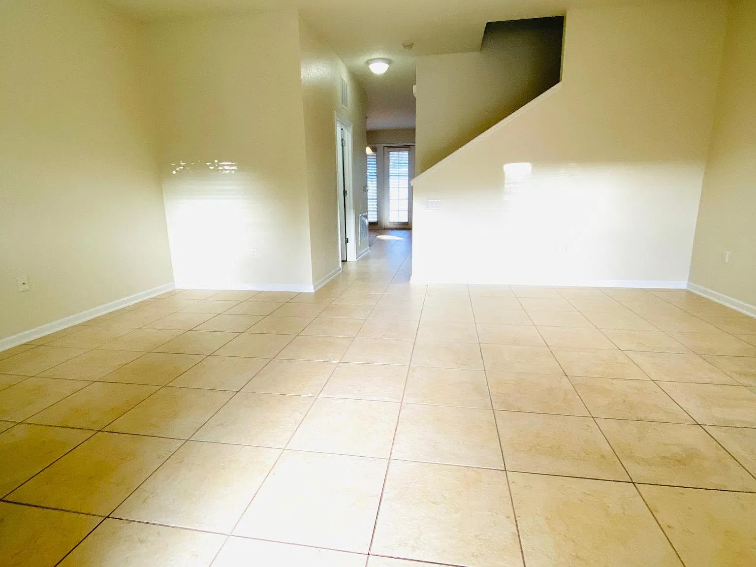 3 bed, 2.5 bath, 1644 sqft, $2,650 — Photo 4