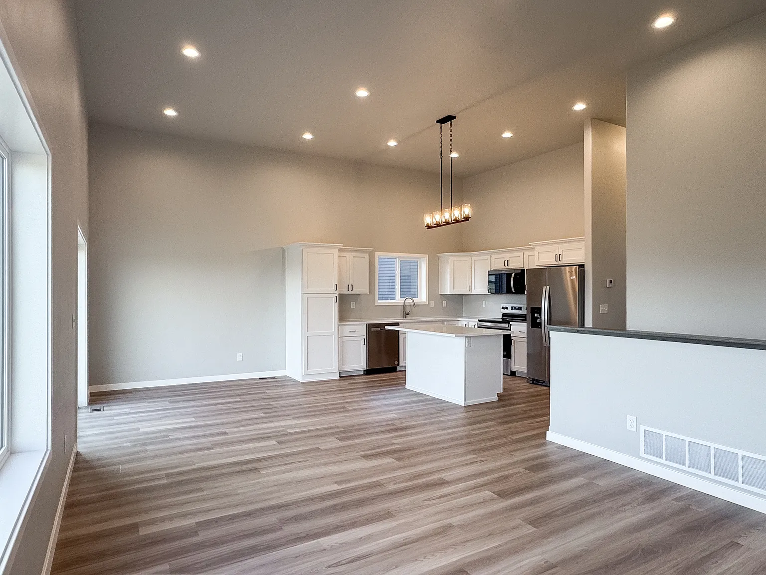 1105 Jill Drive West - 1 — Photo 4