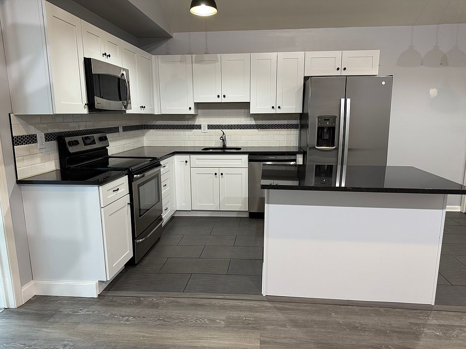 eat in kitchen