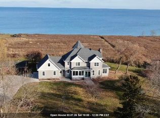 17707 Lakeshore Rd, Two Rivers, WI 54241