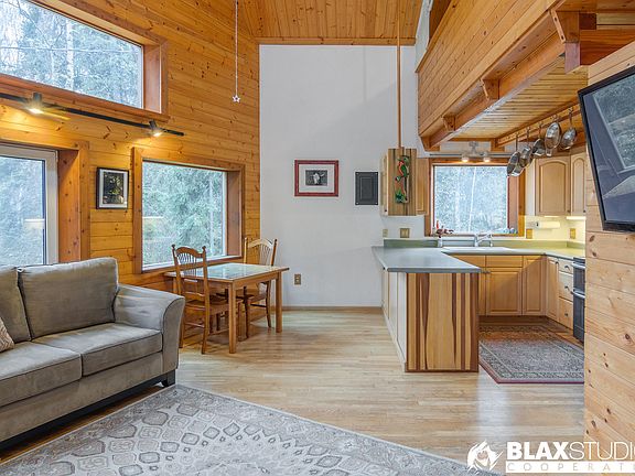 5th image of 4635 Darlene Way