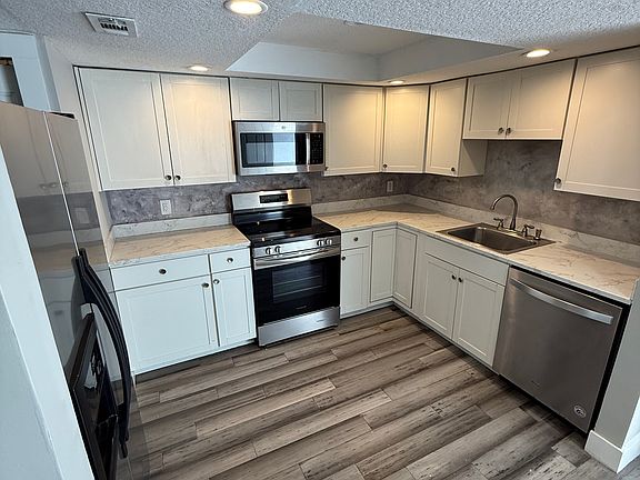 4th image of 1213 Bayshore Dr N
