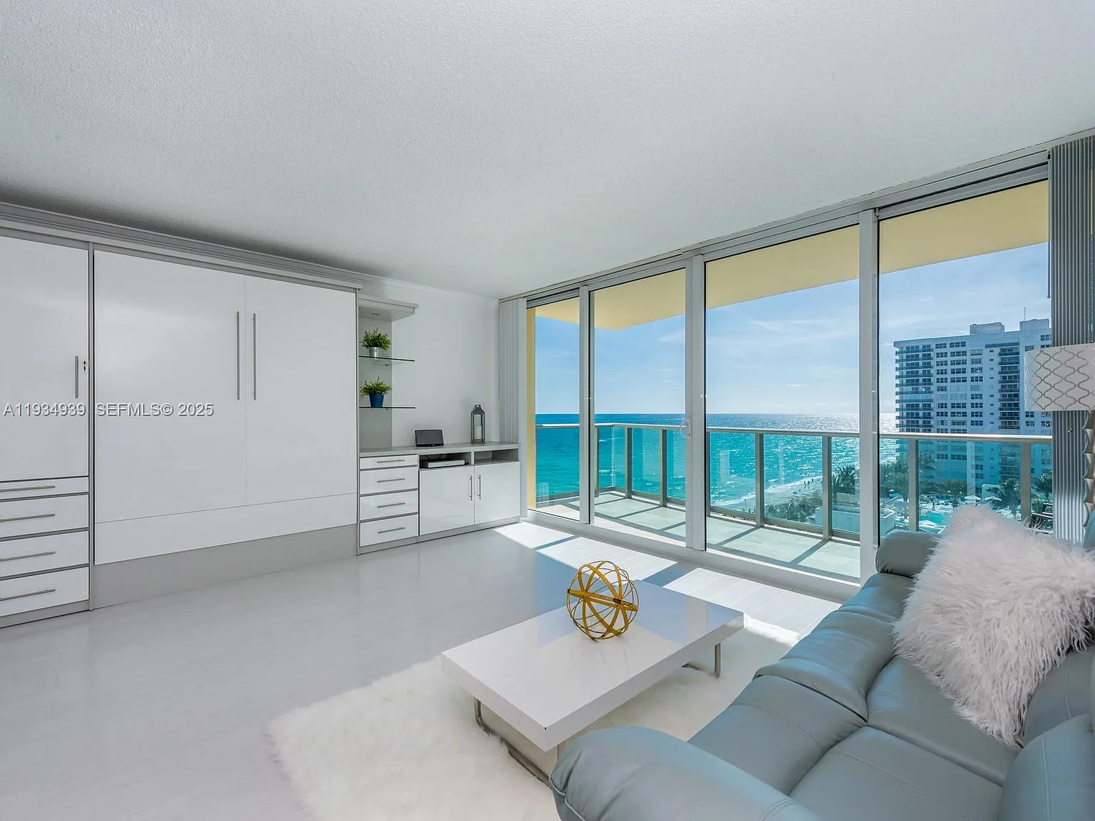 Wave Condo — Photo 2