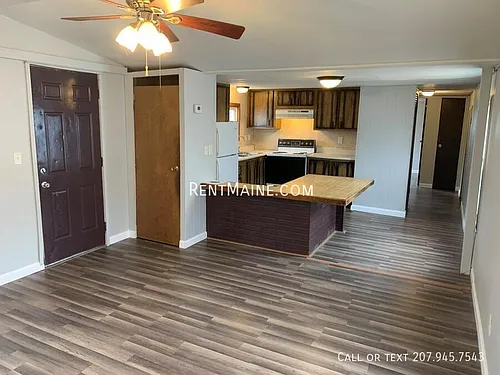 681 Main Rd N Photo 1