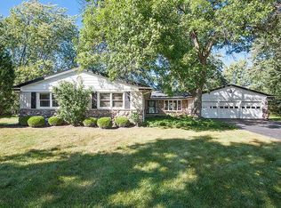 3024 White Pine Dr, Northbrook, IL 60062