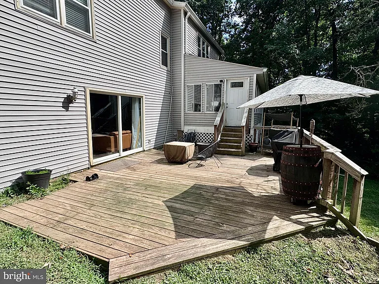 122 Columbus Cv — Photo 46