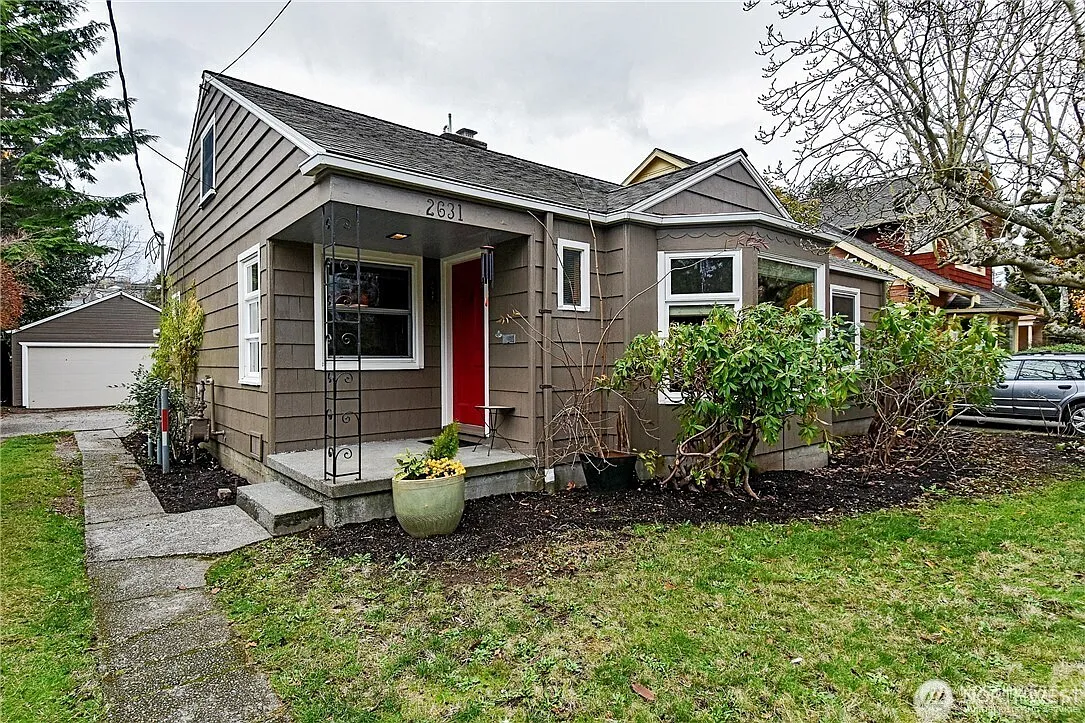 2631 34th Avenue W photo 1