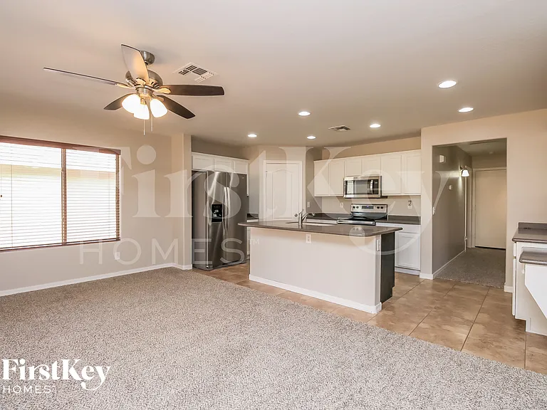 914 W Desert Canyon Dr — Photo 6