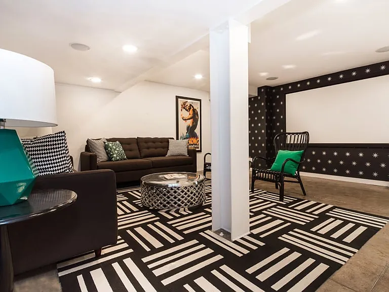Burnside Villas Apartments — Photo 3