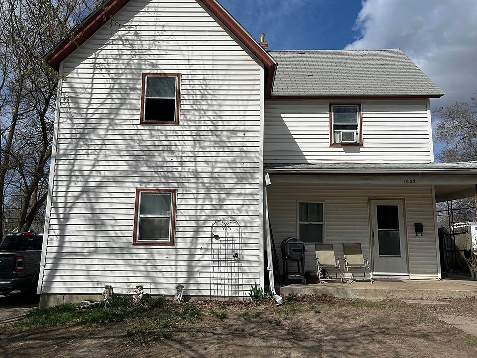1st image of 1009 E Main St #1/2