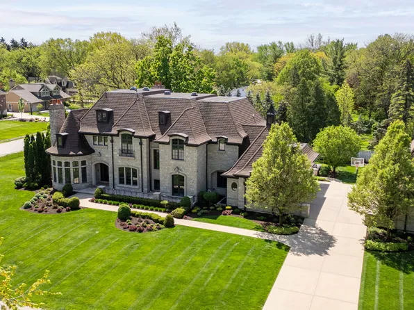 26W051 W Mohican Dr, Wheaton, IL 60189