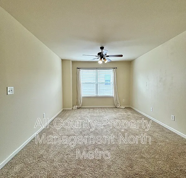 711 Flag St — Photo 9