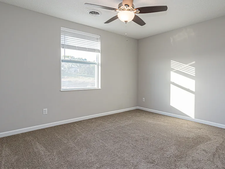 3350 Glenbrook Cir S — Photo 9