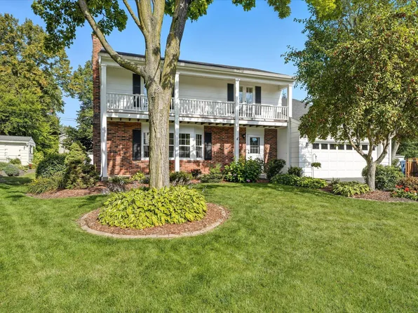 4653 Heritage Hills Cir, Bloomington, MN 55437