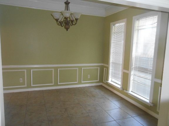 3rd image of 436 Garden Grv